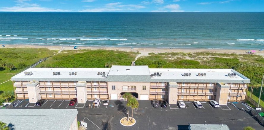 Condominio en Cocoa Beach, Florida, 2 dormitorios  № 1384736