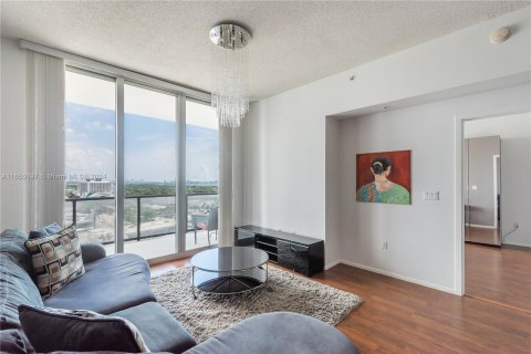 Condo in Miami, Florida, 1 bedroom  № 1345428 - photo 3