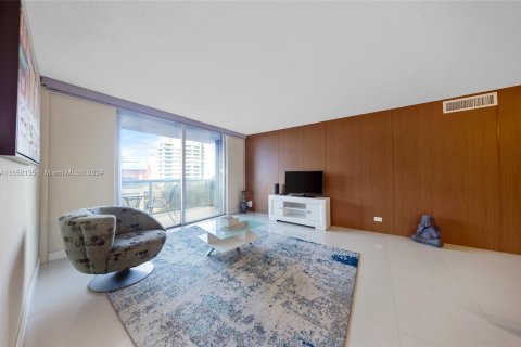 Condominio en venta en Miami Beach, Florida, 2 dormitorios, 119.84 m2 № 1345429 - foto 4