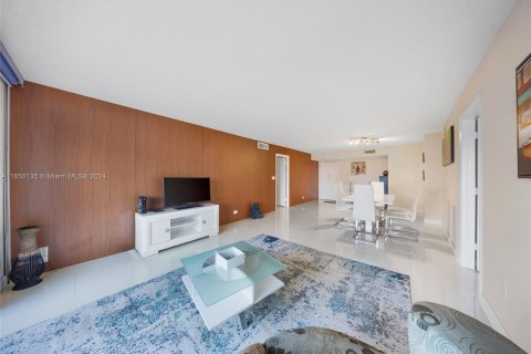 Condominio en venta en Miami Beach, Florida, 2 dormitorios, 119.84 m2 № 1345429 - foto 10