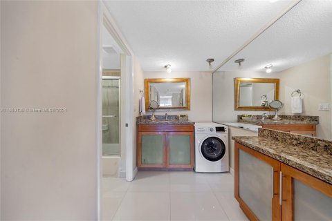 Condominio en venta en Miami Beach, Florida, 2 dormitorios, 119.84 m2 № 1345429 - foto 17