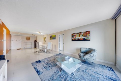 Condominio en venta en Miami Beach, Florida, 2 dormitorios, 119.84 m2 № 1345429 - foto 12