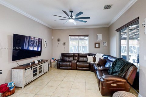 Casa en venta en Miami, Florida, 4 dormitorios, 189.52 m2 № 1333258 - foto 15