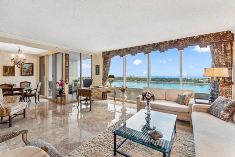 Condominio en venta en West Palm Beach, Florida, 2 dormitorios, 179.02 m2 № 998540 - foto 6