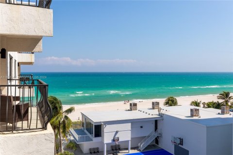 Copropriété à vendre à Miami Beach, Floride: 1 chambre, 69.77 m2 № 1345846 - photo 1