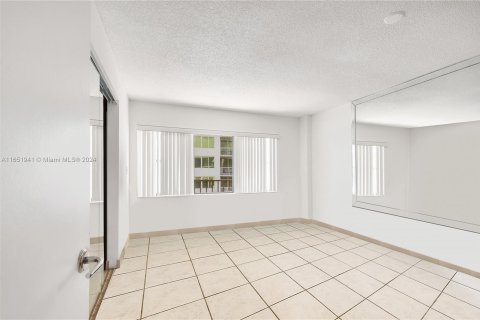 Condominio en venta en Miami Beach, Florida, 1 dormitorio, 69.77 m2 № 1345846 - foto 19