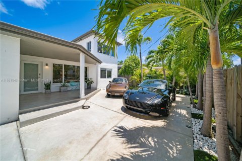 Casa en venta en Miami Beach, Florida, 4 dormitorios, 190.08 m2 № 1345847 - foto 30