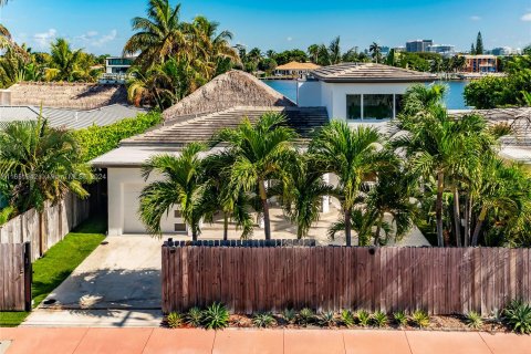 Casa en venta en Miami Beach, Florida, 4 dormitorios, 190.08 m2 № 1345847 - foto 29