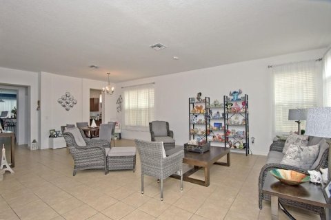 Casa en venta en Davenport, Florida, 6 dormitorios, 332.5 m2 № 1369610 - foto 15