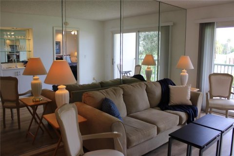 Condo in Palmetto, Florida, 2 bedrooms  № 1369678 - photo 9