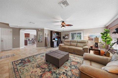 House in Punta Gorda, Florida 4 bedrooms, 345.6 sq.m. № 1376132 - photo 6