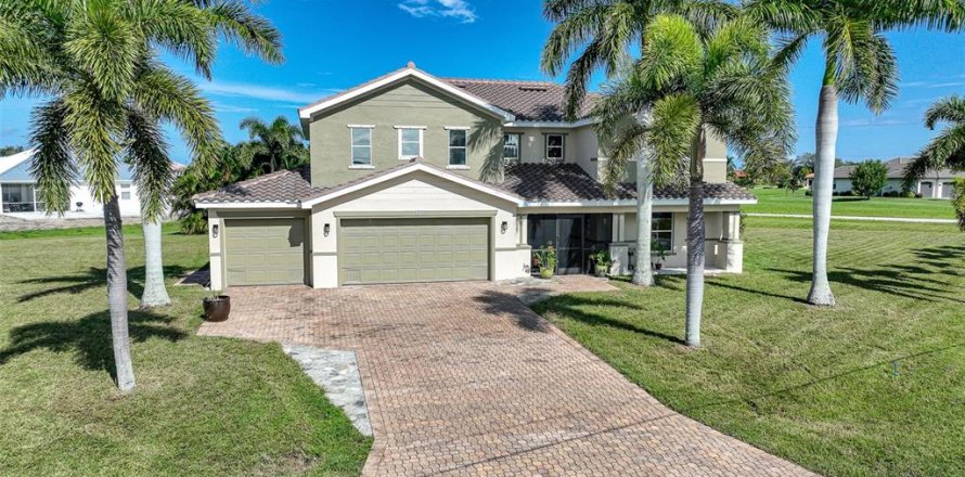 Villa ou maison à Punta Gorda, Floride 4 chambres, 345.6 m2 № 1376132