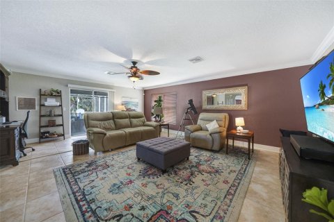 Villa ou maison à vendre à Punta Gorda, Floride: 4 chambres, 345.6 m2 № 1376132 - photo 5