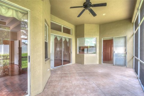 House in Valrico, Florida 4 bedrooms, 238.94 sq.m. № 1376131 - photo 24