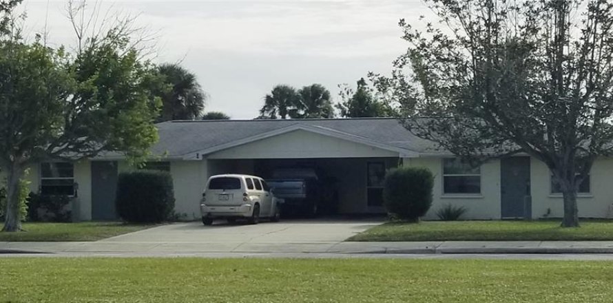Коммерческая недвижимость в Энглвуд, Флорида 2 спальни, 144м2 № 955741