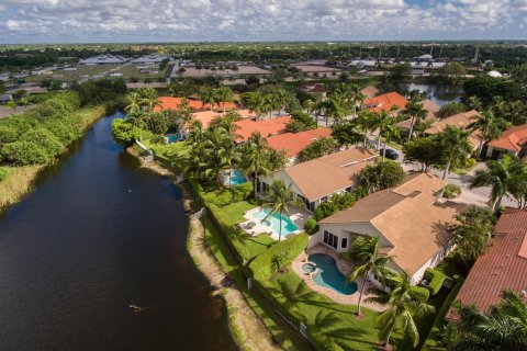 Villa ou maison à louer à Wellington, Floride: 4 chambres, 283.17 m2 № 884578 - photo 5