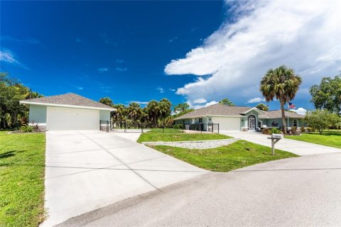 Casa en venta en North Port, Florida, 3 dormitorios, 208.38 m2 № 1308793 - foto 3