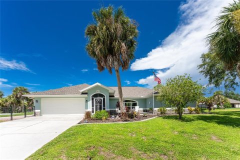 House in North Port, Florida 3 bedrooms, 208.38 sq.m. № 1308793 - photo 1