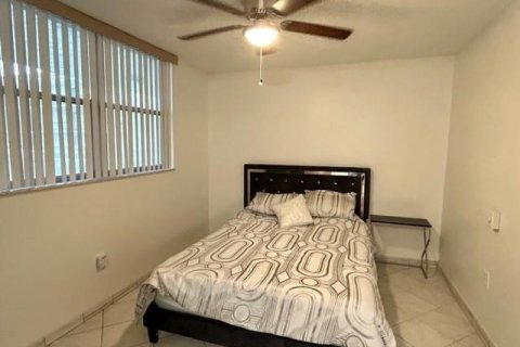Купить кондоминиум в Тамарак, Флорида 2 спальни, 88.26м2, № 935287 - фото 20