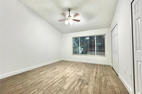 Touwnhouse à louer à Tampa, Floride: 2 chambres, 107.02 m2 № 1350702 - photo 16