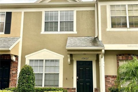 Townhouse in Tampa, Florida 2 bedrooms, 107.02 sq.m. № 1350702 - photo 1