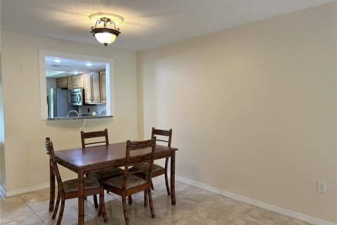 Condo in Port Richey, Florida, 2 bedrooms  № 1344970 - photo 12