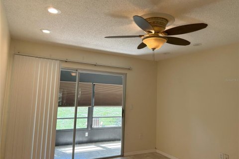 Condo in Port Richey, Florida, 2 bedrooms  № 1344970 - photo 16