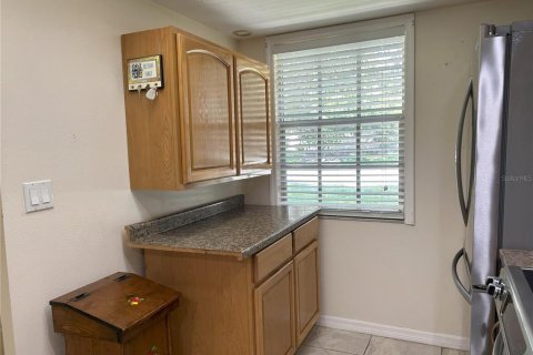 Condo in Port Richey, Florida, 2 bedrooms  № 1344970 - photo 7