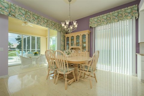 House in Sarasota, Florida 3 bedrooms, 186.55 sq.m. № 1344964 - photo 14