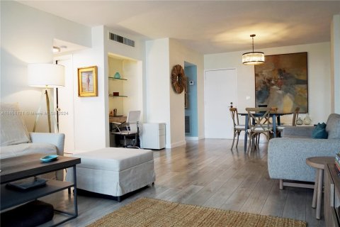 Condo in Miami Beach, Florida, 1 bedroom  № 1345016 - photo 5