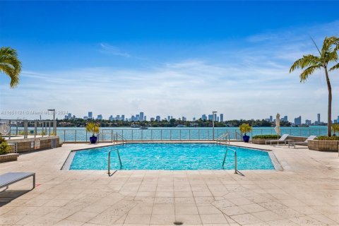 Condo in Miami Beach, Florida, 1 bedroom  № 1345016 - photo 28