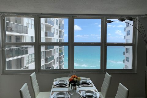 Copropriété à vendre à Miami Beach, Floride: 2 chambres, 93.83 m2 № 1333392 - photo 1