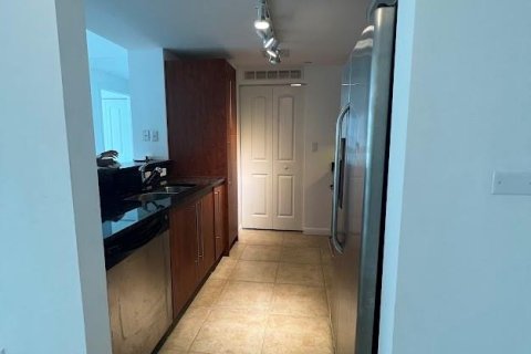 Copropriété à vendre à Miami, Floride: 2 chambres, 109.9 m2 № 1117899 - photo 14