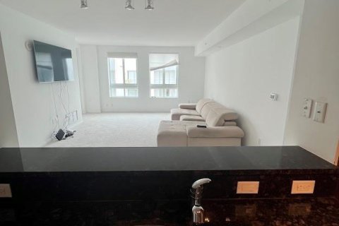 Condominio en venta en Miami, Florida, 2 dormitorios, 109.9 m2 № 1117899 - foto 11