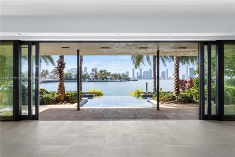 Villa ou maison à vendre à Miami Beach, Floride: 3 chambres, 411.93 m2 № 949677 - photo 7