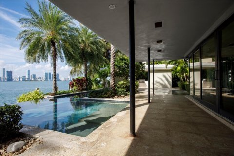 Villa ou maison à vendre à Miami Beach, Floride: 3 chambres, 411.93 m2 № 949677 - photo 3