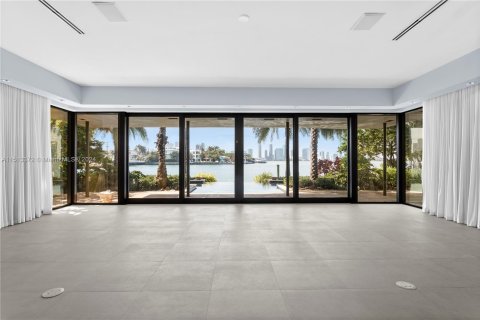 Villa ou maison à vendre à Miami Beach, Floride: 3 chambres, 411.93 m2 № 949677 - photo 30