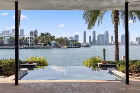 Villa ou maison à vendre à Miami Beach, Floride: 3 chambres, 411.93 m2 № 949677 - photo 6