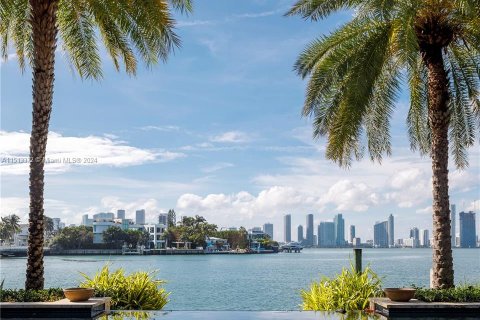 Villa ou maison à vendre à Miami Beach, Floride: 3 chambres, 411.93 m2 № 949677 - photo 4