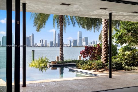 Villa ou maison à vendre à Miami Beach, Floride: 3 chambres, 411.93 m2 № 949677 - photo 5