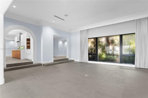 Villa ou maison à vendre à Miami Beach, Floride: 3 chambres, 411.93 m2 № 949677 - photo 9