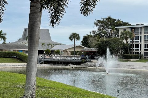 Condo in Lake Worth, Florida, 2 bedrooms  № 919867 - photo 6