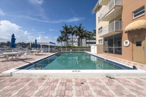 Condominio en venta en Hollywood, Florida, 1 dormitorio, 68.75 m2 № 1327832 - foto 1