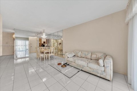 Condominio en venta en Hollywood, Florida, 1 dormitorio, 68.75 m2 № 1327832 - foto 12