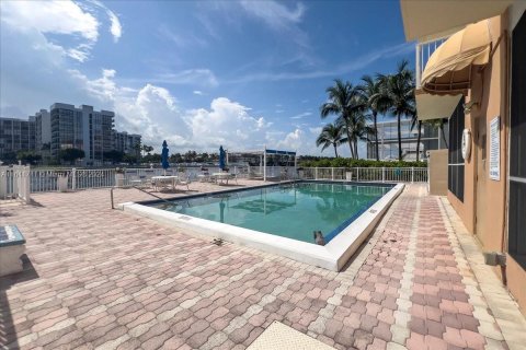 Condominio en venta en Hollywood, Florida, 1 dormitorio, 68.75 m2 № 1327832 - foto 28