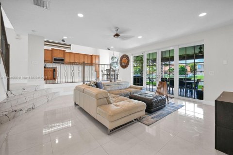 Casa en venta en Miramar, Florida, 4 dormitorios, 285.86 m2 № 1327865 - foto 7