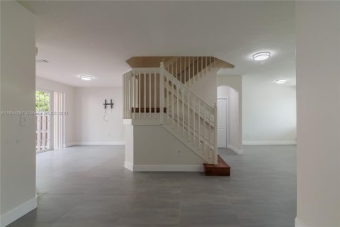 Touwnhouse à louer à Doral, Floride: 4 chambres, 188.59 m2 № 1327833 - photo 9