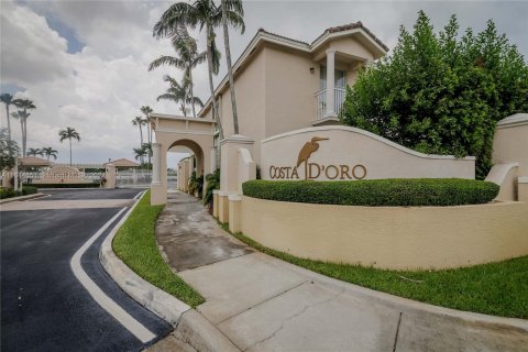 Adosado en alquiler en Doral, Florida, 4 dormitorios, 188.59 m2 № 1327833 - foto 2