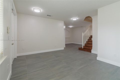 Touwnhouse à louer à Doral, Floride: 4 chambres, 188.59 m2 № 1327833 - photo 5