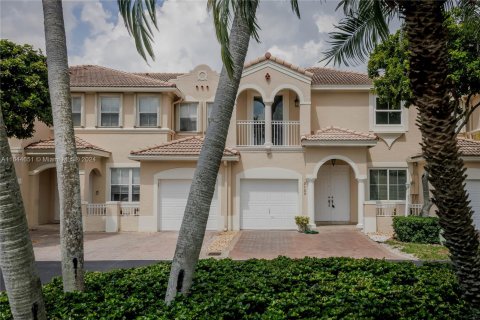 Touwnhouse à louer à Doral, Floride: 4 chambres, 188.59 m2 № 1327833 - photo 3